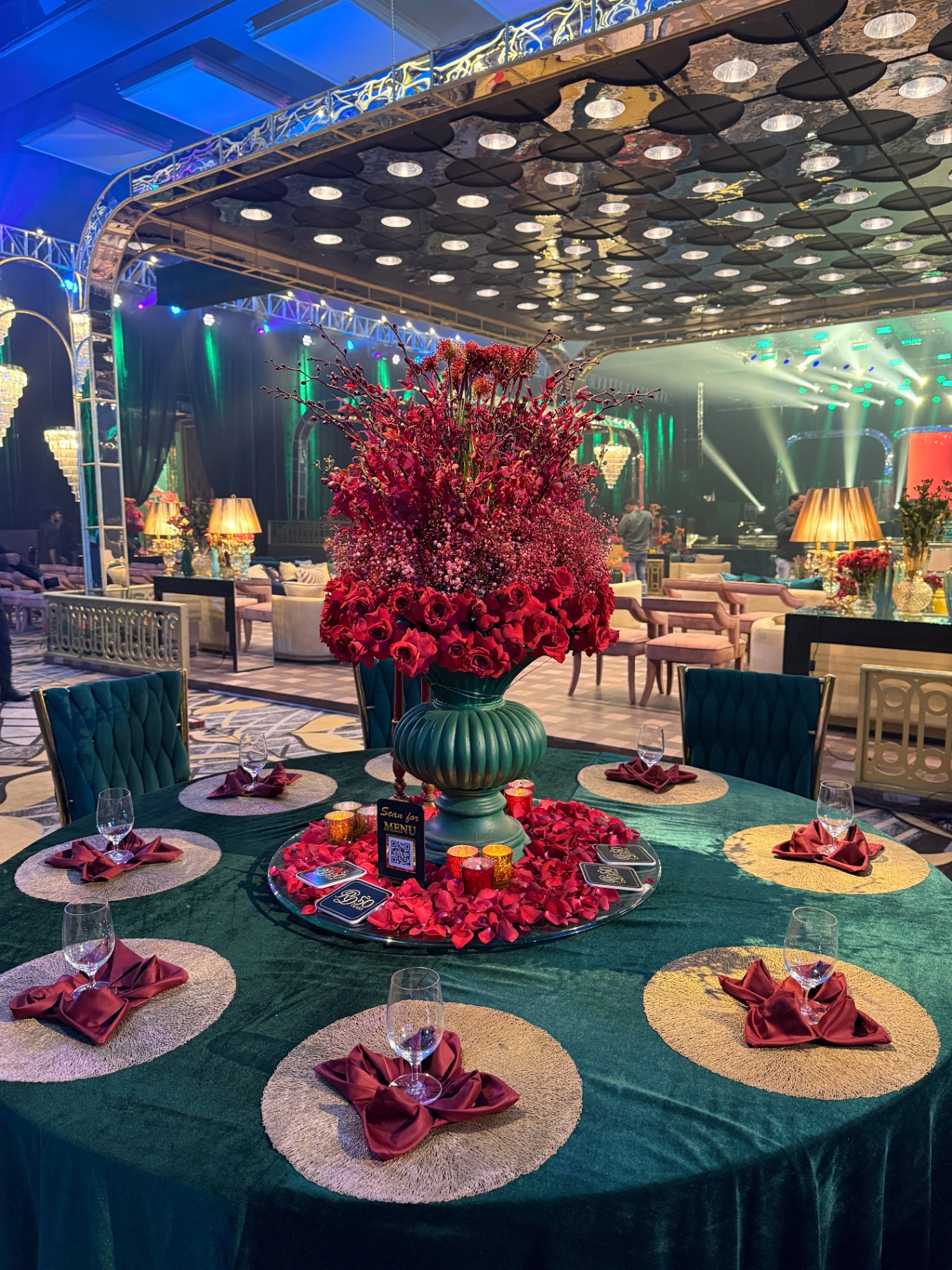 Elegant wedding tablescape